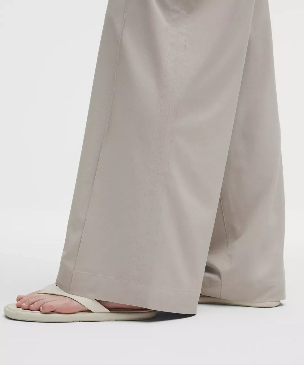 lululemon Breezily Mid-Rise Pant Regular