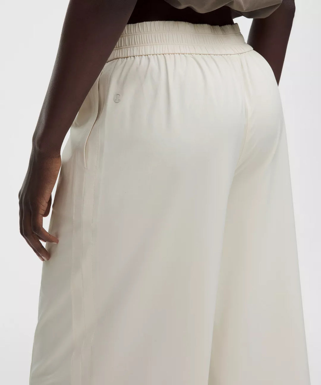 lululemon Breezily Mid-Rise Cropped Pant